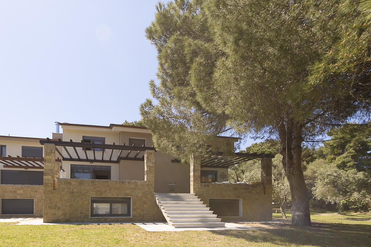 Apollo Beachfront House In #feelslikehome Pefkochori