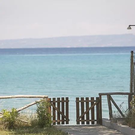 Apollo Beachfront House In Pefkohori #Feelslikehome Exterior foto