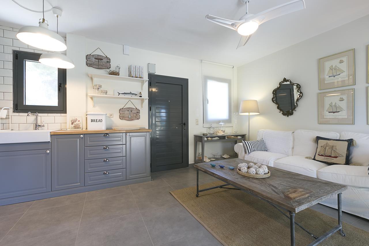 Дом отдыха Apollo Beachfront House In #feelslikehome *